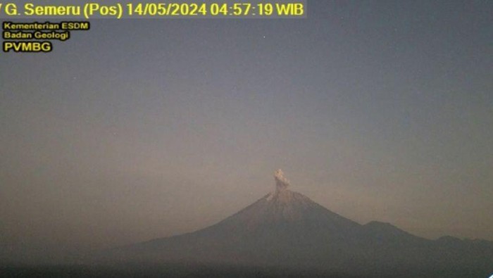 Erupsi Gunung Semeru Selasa, 14 Mei 2024 pagi (Dok. Antara)