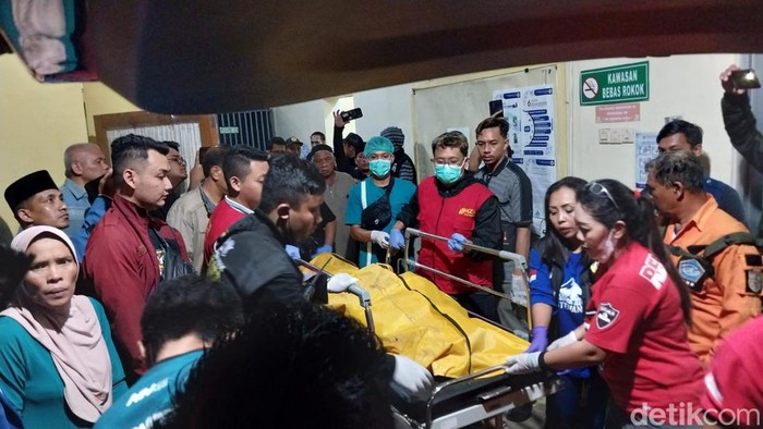 Fortuner terjun ke jurang di malang tewaskan 4 orang