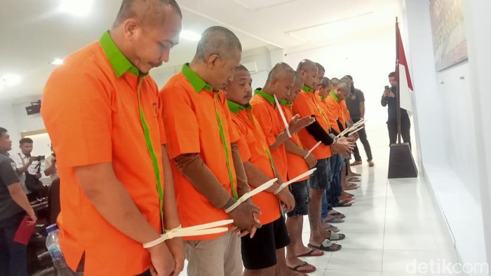 Polisi menetapkan 12 orang tersangka dalam kasus penikaman terhadap pria berinisial RH (32) di tempat fitness di Kota Gorontalo, Provinsi Gorontalo.