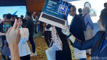 Mereka terkesima dengan wujudnya yang keren dan ringan, dipadukan performa kelas atas. Foto: Fino/detikinet