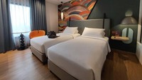 Posisinya yang dekat dengan spot-spot keramaian BSD, membuat hotel ini patut dipertimbangkan. Bila menginap di sini, traveler hanya butuh waktu 10 menit berkendara untuk mencapai ICE BSD lho.