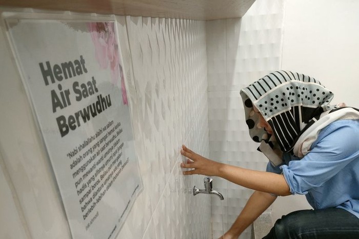 Menggunakan air seperlunya, bagian dari perilaku berkelanjutan demi kelestarian air. ANTARA/Sizuka.
