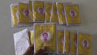 Kapasitas produksinya saat ini yaitu 75 kilogram per hari dan dikerjakan lima orang. Sebelumnya tahun 1960-1970 lalu bedak dingin tersebut dikerjakan oleh 60 pekerja.  