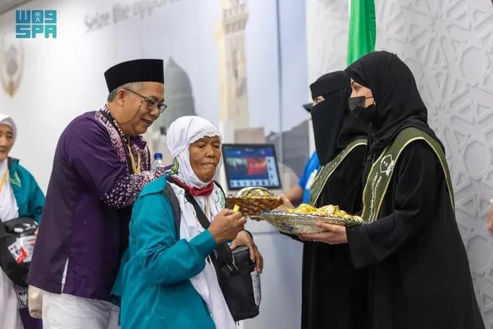 Jemaah haji Indonesia tiba di Madinah, 13 Mei 2024.
