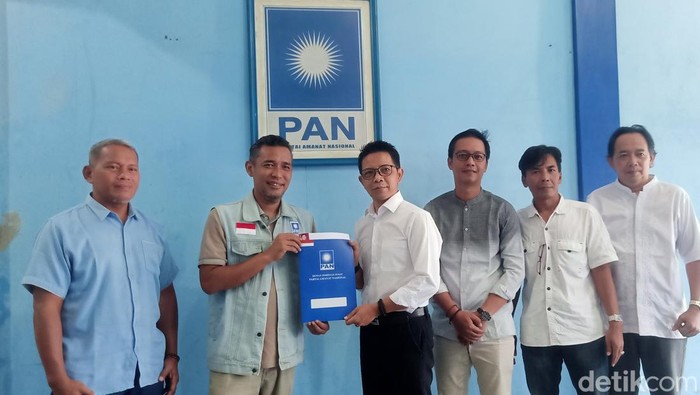 Ketua dewan kesenian daftar jadi Bakal calon Bupati Banjarnegara ke PAN.