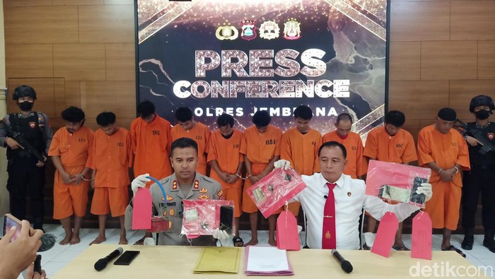 Konferensi pers hasil pengungkapan Operasi Sikat Agung 2024 di Aula Mapolres Jembrana, Selasa (14/5/2024). (I Putu Adi Budiastrawan/detikBali)
