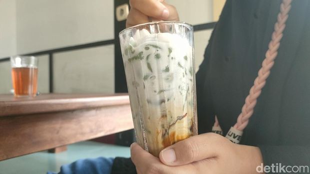 Menjajal jengkol goreng gahar hingga tumis jambal pete yang duhai di Garut.