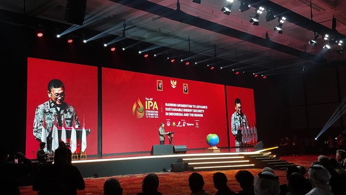 Menteri ESDM Arifin Tasrif saat membuka IPA Convex 2024.