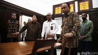 Lebih lanjut, katanya lagi, kebebasan pers diharapkan mampu menjadi pendorong perekat persatuan Indonesia.  
