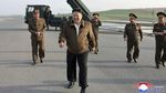 Momen Kim Jong Un Pantau Uji Coba Senjata Mematikan Terbaru Korut