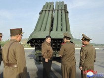 Momen Kim Jong Un Pantau Uji Coba Senjata Mematikan Terbaru Korut