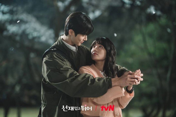 Momen Romantis Drakor Lovely Runner, Bikin Fans Baper Guling-Guling