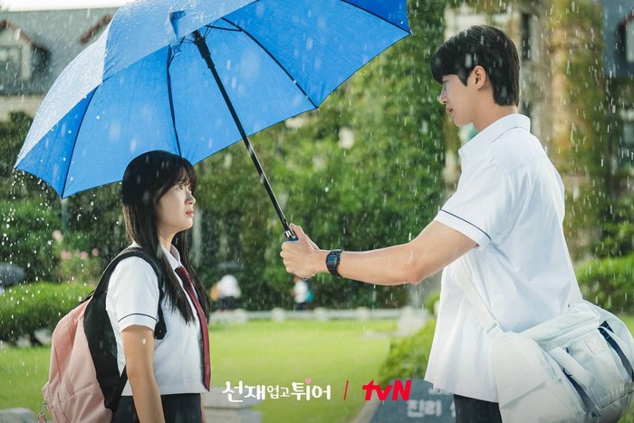 Momen Romantis Drakor Lovely Runner, Bikin Fans Baper Guling-Guling