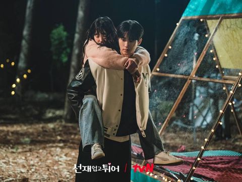 Momen Romantis Drakor Lovely Runner, Bikin Fans Baper Guling-Guling