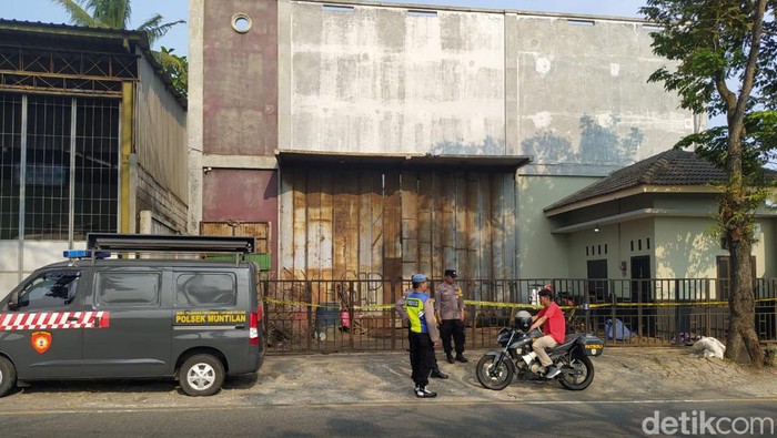 Lokasi penemuan mortir di rongsok Mekar Jaya di Nglawisan, Tamanagung, Kecamatan Muntilan, Kabupaten Magelang, Selasa (14/5/2024).