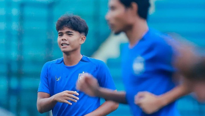 Pemain muda PSIS Semarang, Debby Liana.