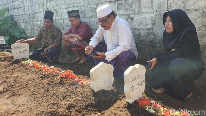 Pemakaman ibu dan anak korban tewas Fortuner masuk jurang