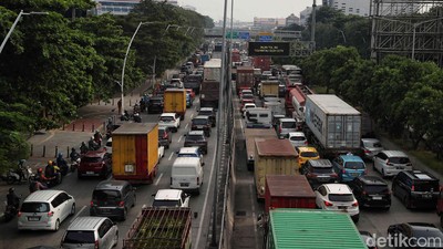 Penampakan Macet Parah di Tanjung Priok, Mengular hingga 8 Km