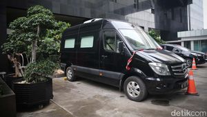 Penampakan Mobil Mercy Sprinter SYL yang Disita KPK