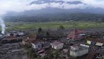 Porak-poranda Permukiman di Sumbar Diterjang Banjir Bandang