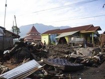 Porak-poranda Permukiman di Sumbar Diterjang Banjir Bandang