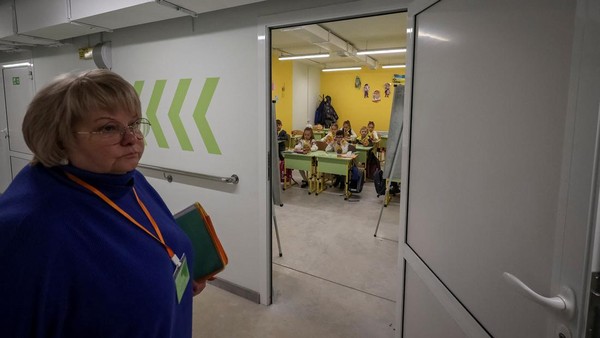 Potret Aktivitas Sekolah Bunker di Ukraina