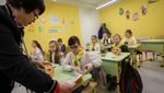 Potret Aktivitas Sekolah Bunker di Ukraina