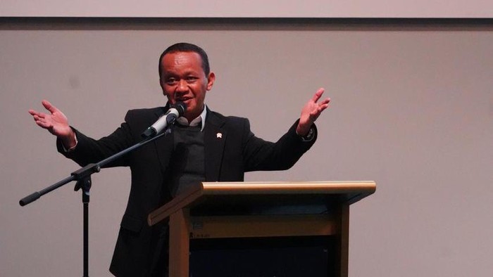 Menteri Investasi dan Kepala Badan Koordinasi Penanaman Modal (BKPM), memberikan kuliah umum kepada PPI Victoria di Melbourne, Senin (13/5/2024). Beliau menegaskan komitmen Indonesia dalam mendorong hilirisasi.
