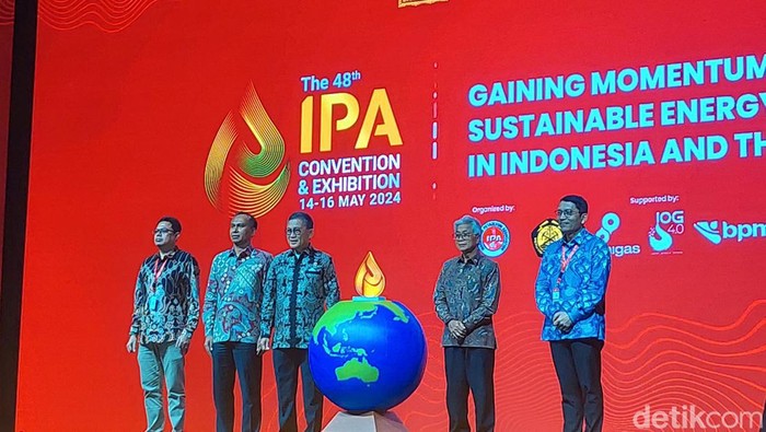 Indonesian Petroleum Association (IPA) menggelar konvensi dan pameran tahunan, yaitu IPA Convention & Exhibition atau IPA Convex. Acara ini dilaksanakan mulai 14-16 Mei 2024 di Indonesia Convention Exhibition (ICE) BSD City, Tangerang.