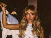 Sabrina Carpenter dan Sajian Espresso Makin Mengudara di Media Sosial Sabrina Carpenter dan Sajian Espresso Makin Mengudara di Media Sosial