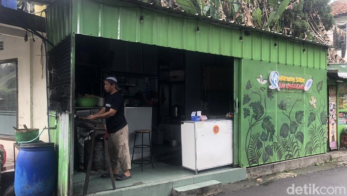 Sate Bu Ngantuk di Ciumbuleuit, Kota Bandung.