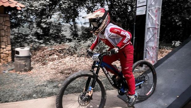Atlet MTB Sayu Bella Sukma Dewi membawa Indonesia meraih medali di Asian Mountain Bike Championships 2024, Taman Cabaran Putrajaya, Malaysia, 7-13 Mei.