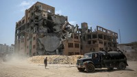 Penampakan Universitas Islam Gaza (IUG), yang dihancurkan selama serangan militer Israel, di tengah konflik yang sedang berlangsung antara Israel dan kelompok Islam Palestina Hamas, di Kota Gaza.