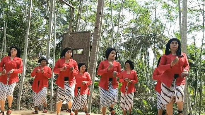 Seni Tari Benjang Batok Pangandaran.