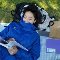 Tak disangka postingannya tersebut menimbulkan kontroversi. Ia mendapat sejumlah kritikan dari netizen karena tidak memakai jersey Lee Kang In. Foto: Instagram Seol In Ah