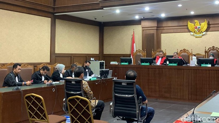 Di Sidang Achsanul Qosasi, Hakim Sentil Kesaksian Galumbang Menak Licik