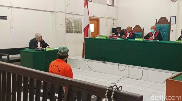 Sidang tuntutan terdakwa Hairul penyebab kebakaran atas penyulingan minyak ilegal di Kabupaten Muba.