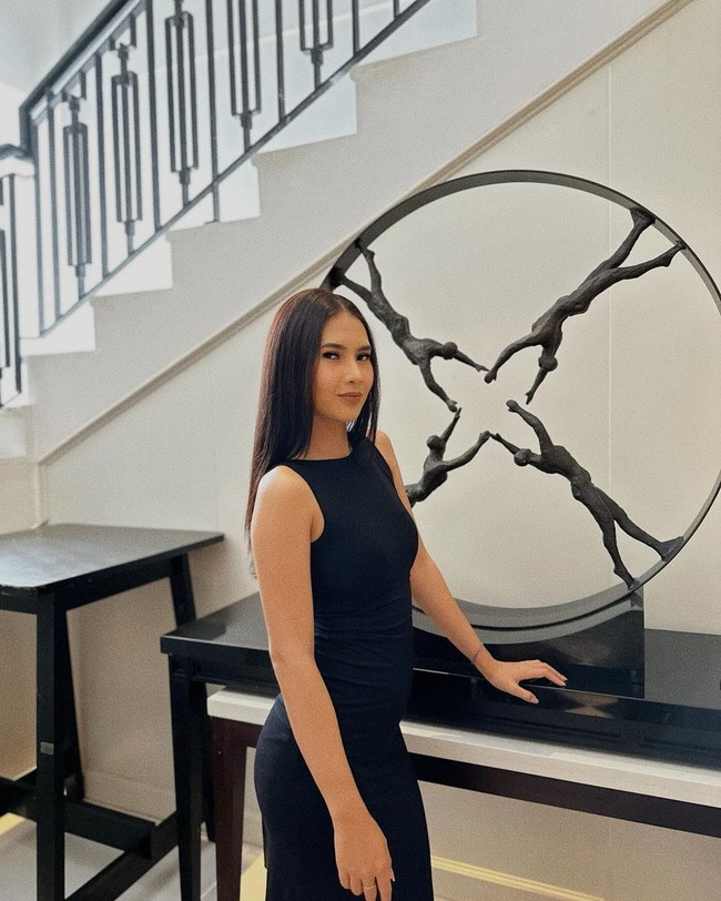 Nama Soraya Rasyid sendiri awalnya mulai dikenal saat memerankan tokoh Imas dalam sinetron Preman Pensiun pada tahun 2015. Ia juga pernah membintangi beberapa sinetron, seperti, Amanah Wali, Jodoh Wasiat Bapak, dan Dunia Terbalik. Namanya kemudian semakin dikenal kala menjadi presenter di acara Uang Kaget. Foto: dok Instagram