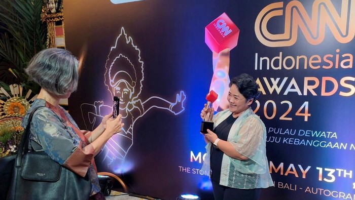 Kanal Indonesiana TV berhasil meraih penghargaan bergengsi. Kanal di bawah naungan Direktorat Jenderal Kebudayaan Kemendikbudristek ini konsisten menghadirkan tayangan edukasi berbasis muatan lokal.