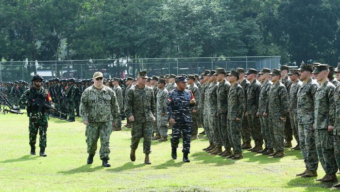 TNI AL, US Army serta USMC menggelar latihan tempur bersama di Batalyon Infanteri 9 Marinir, Piabung, Kabupaten Pesawaran, Lampung.