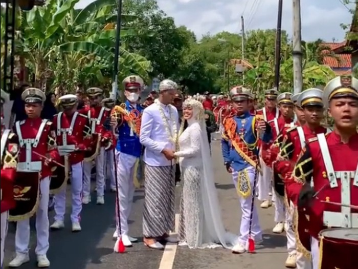 Viral aksi drum band di acara pernikahan jadi atensi publik