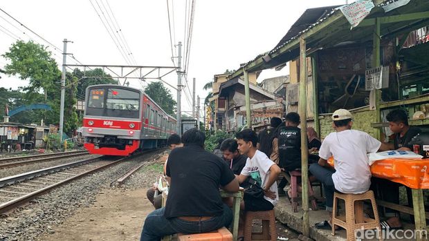 Warung Pancong Yaya, warung pancong legendaris di Menteng
