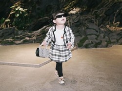 7 Foto Gemas Anak Aurel Liburan Bareng KD, Stylish Pakai Adidas hingga Gucci