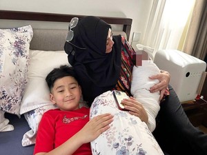 Ibunda Raffi Ahmad Lihat Lily untuk Pertama Kali, Ungkap Harapan Ini