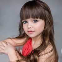 Anastasiya Knyazeva adalah gadis cantik asal Rusia yang sempat viral karena parasnya. Ketika berusia enam tahun, ia dijuluki anak tercantik di dunia. Foto: Instagram Anastasiya Knyazeva