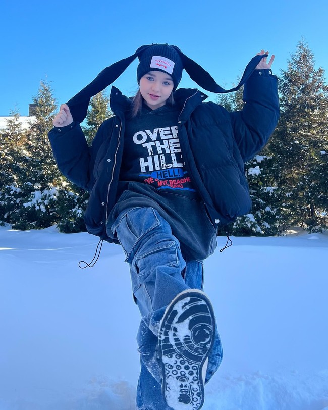 Gadis tersebut mulai mengenal dunia modeling sejak berusia empat tahun. Banyak orang mendukungnya untuk jadi calon model runway seperti banyak peragawati terkenal dari Rusia. Foto: Instagram Anastasiya Knyazeva