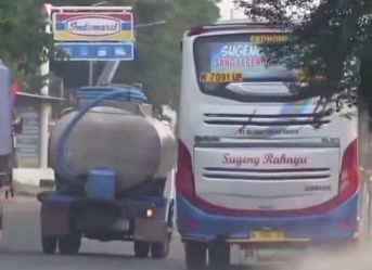 Tak Ada Kapoknya! Bus Sugeng Rahayu Ugal-ugalan Meski Sering Kecelakaan