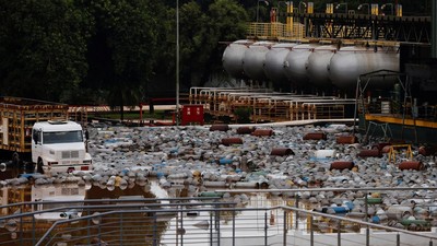 Depot Gas di Brasil Kebanjiran, Tabung Berhamburan