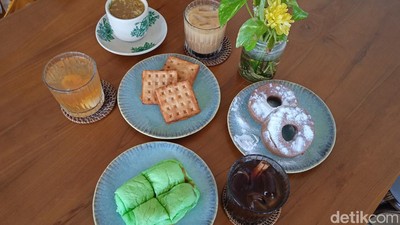 Ada Kopi Timur Tengah dan Camilan Jadul di Pecinan Jakarta