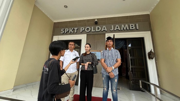 Honorer mengadukan Wakil Ketua DPRD Jambi terkiat utang piutang ke Polda Jambi